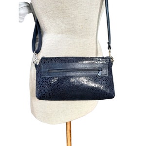 Bolso bandolera de piel azul marino