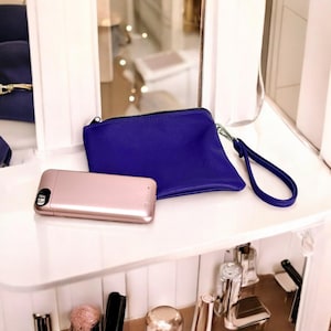 Cartera larga de piel con relieve morado, bolso de mano de piel morado