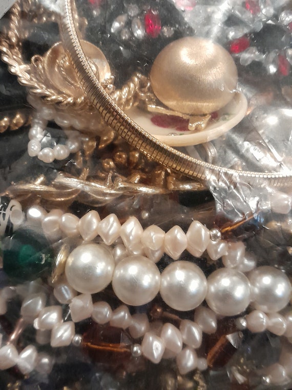 SALE! HUGE Lot of Costume Jewelry Vintage Jewelry… - image 5