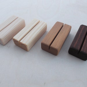 Juego de 30 portatarjetas de madera PEQUEÑOS, portanúmeros de mesa, decoraciones, portatarjetas de identificación, portaetiquetas de identificación, portafotos, decoración rústica