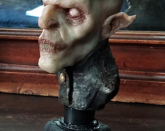 Nosferatu Drácula Vampiro Busto, Estatua, Silicona de platino, figura sobre base de Resina