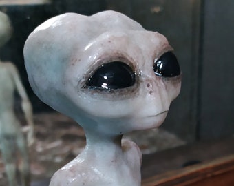 Gris Alien Extraterrestre 32 cm 13" ET Marciano Ufo Silicona platino Figura Criatura Muñeca Monstruo Reptiliano Abducción Ciencia Ficción Fx