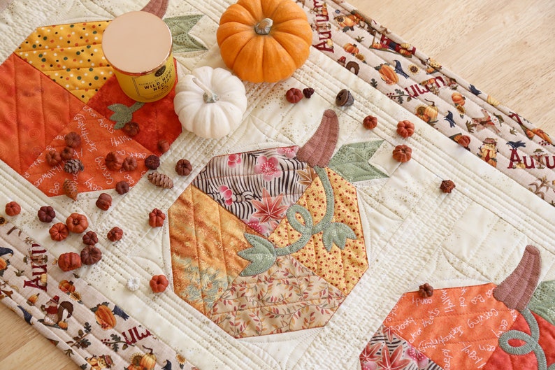 Pumpkin Quilt Table Runner Pattern, Thanksgiving Autumn Decor (PDF ...