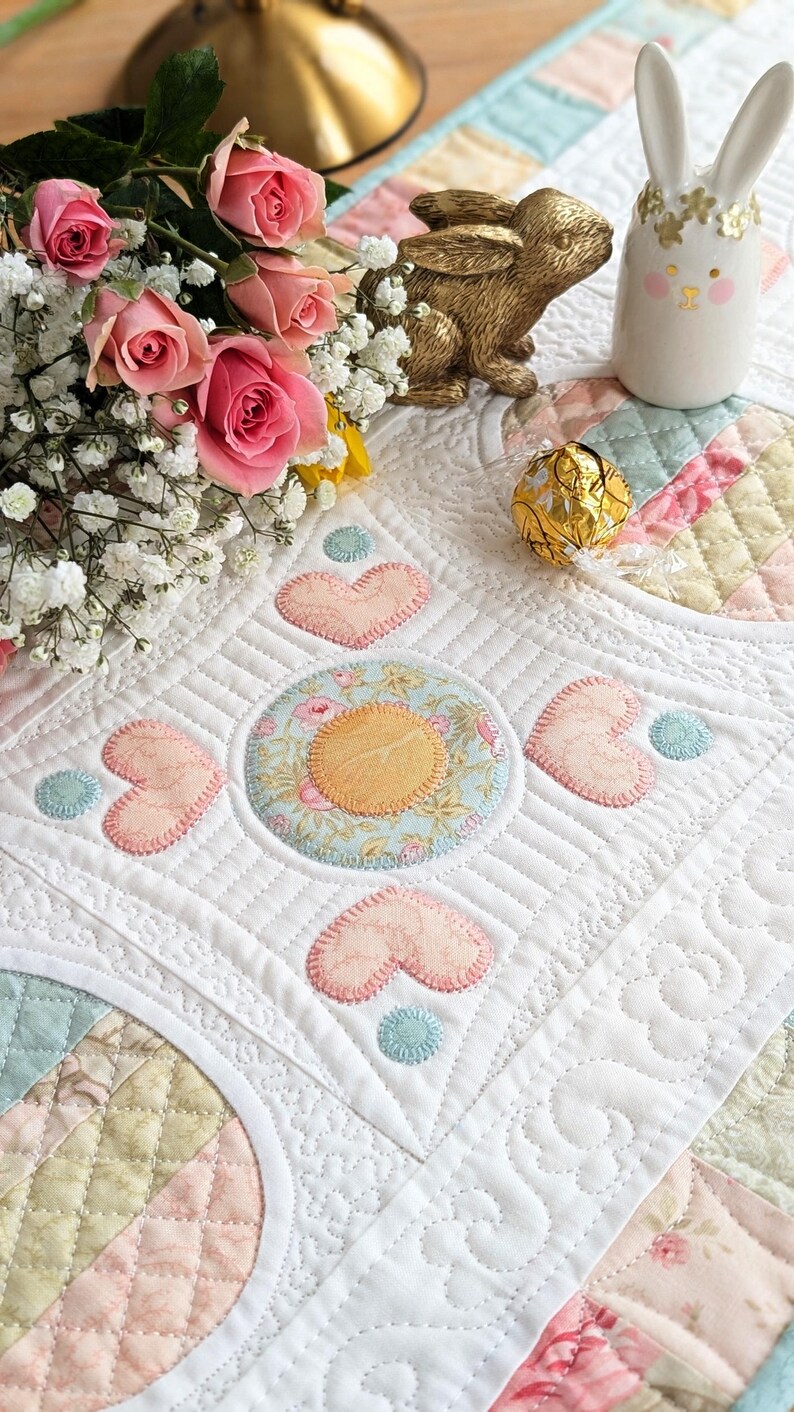 Easter Floral Egg Scrap Quilt Table Runner Pattern (PDF Digital) - Etsy