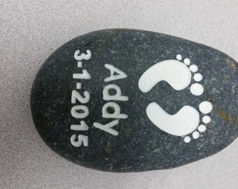 Piedra de recuerdo para bebé grabada a medida: nombre, grabado con chorro de arena, adorno de jardín, regalo