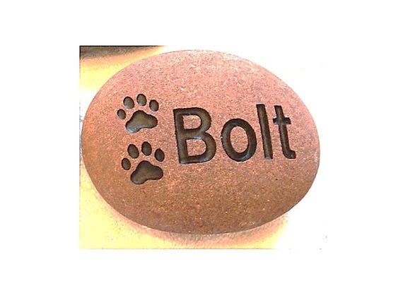 Engraved Pet Memorial Stone: Personalized Garden Remembrance Rock
