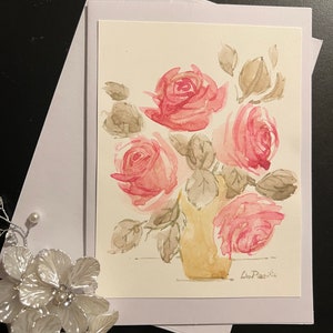 オリジナル水彩カード 7 と封筒 - アーティスト Lin Pacific によるスケッチ風の花、緑の葉のある花、額に入れて飾るギフト