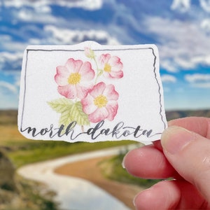 North Dakota Umriss Zustandsblume Wilde Prairie Rose Matt Vinyl wasserdichter Aufkleber, Wasserflasche Aufkleber