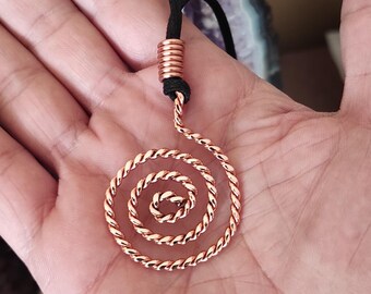 Colgante espiral tensor de codo sagrado: empoderamiento y protección contra la pérdida de orgón - Joyería artesanal de cobre puro