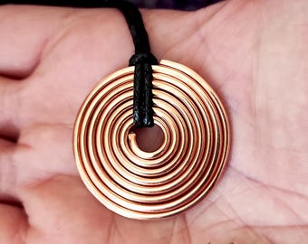 Handgjort Vikinghänge i ren kopparspiral - 8 ringar/1,5 tum - Spirituella smycken - Unisex
