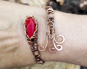 Bracciale in rame avvolto in filo di cristallo di corallo rosso Gioielli naturali per la guarigione del cristallo di pietra preziosa