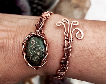 Women's Green Lapis Lazuli Crystal Copper Cuff - Artisan Handmade Bracelet - Unique Jewelry