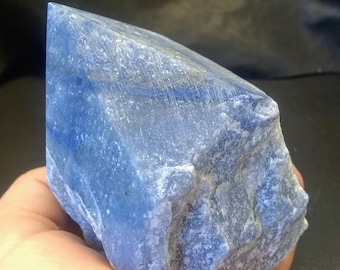 4.9 carats Periwinkle Blue Dumortierite Encapsulated Quartz 8996