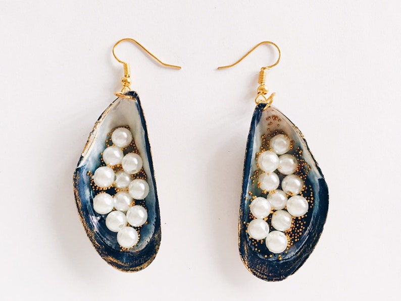 Pearl Caviar Seashell Golden wire unique handmade earrings pearl blue gold jewellery exclusive etsy jewellery gift for her pearls homemade