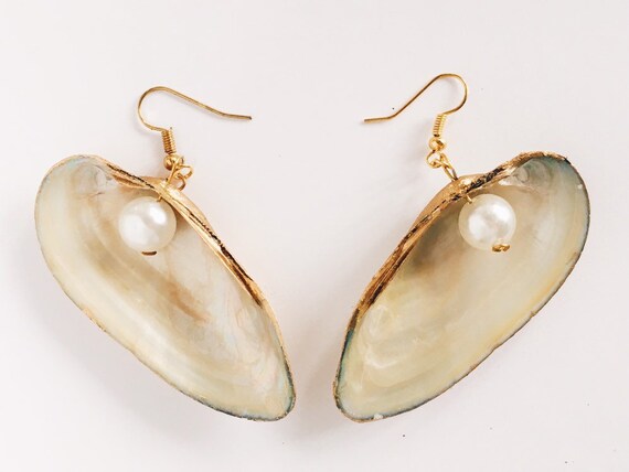 Pearl Caviar Seashell Golden wire unique handmade earrings pearl blue gold jewellery exclusive etsy jewellery gift for her pearls homemade