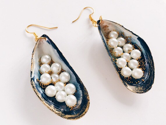 Pearl Caviar Seashell Golden wire unique handmade earrings pearl blue gold jewellery exclusive etsy jewellery gift for her pearls homemade