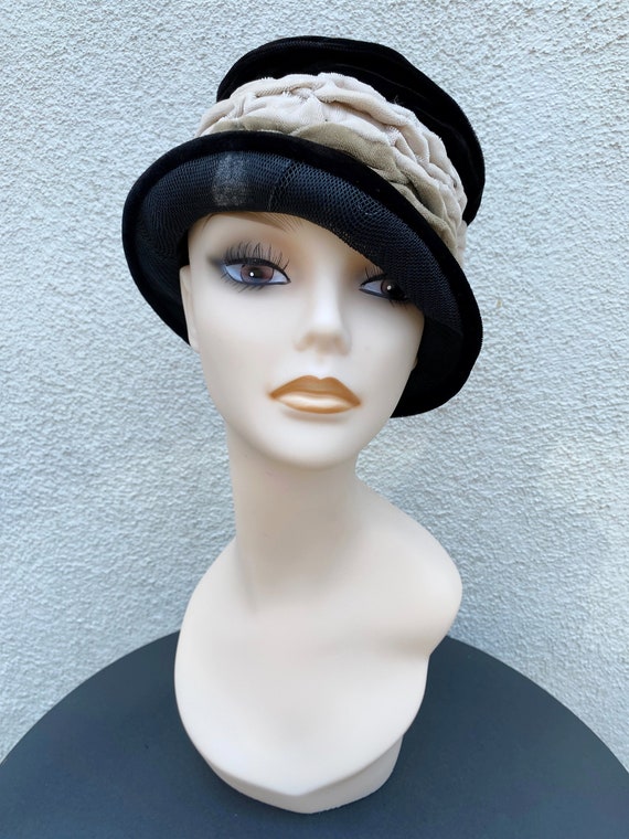 1920's-1960's Black & Taupe Velvet Hat - image 2