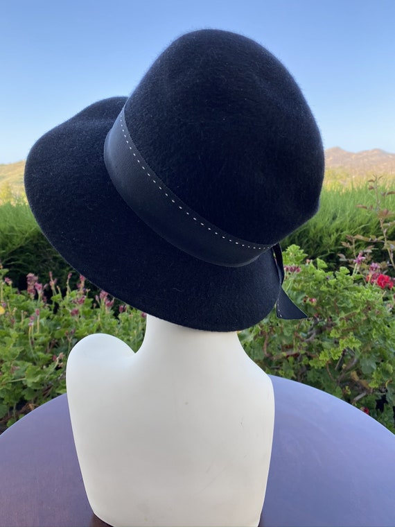 1940's Black Wool Tilt Hat with Grosgrain Ribbon … - image 4