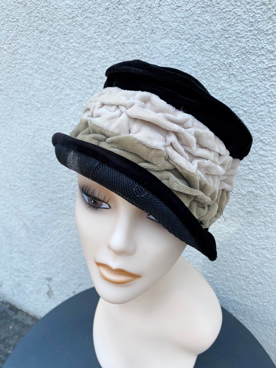 1920's-1960's Black & Taupe Velvet Hat - image 5