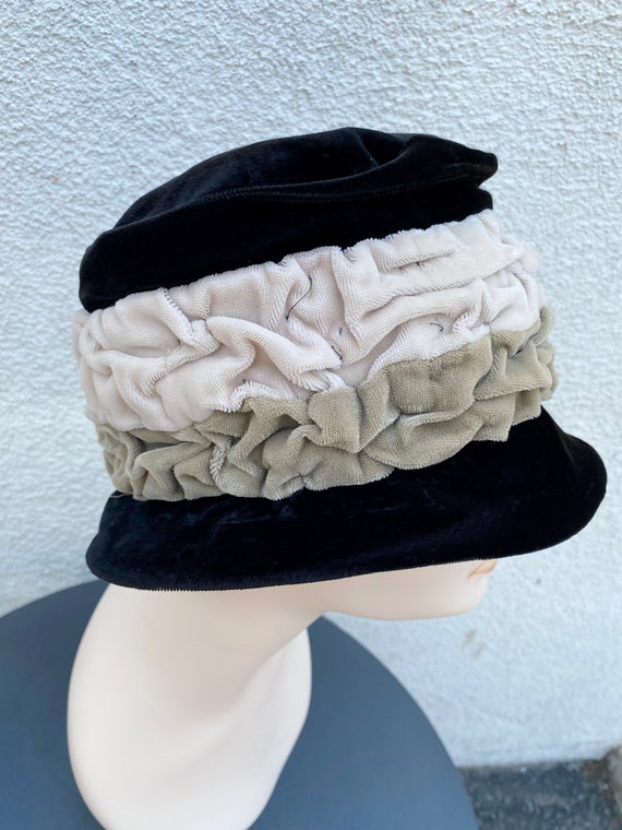 1920's-1960's Black & Taupe Velvet Hat - image 8