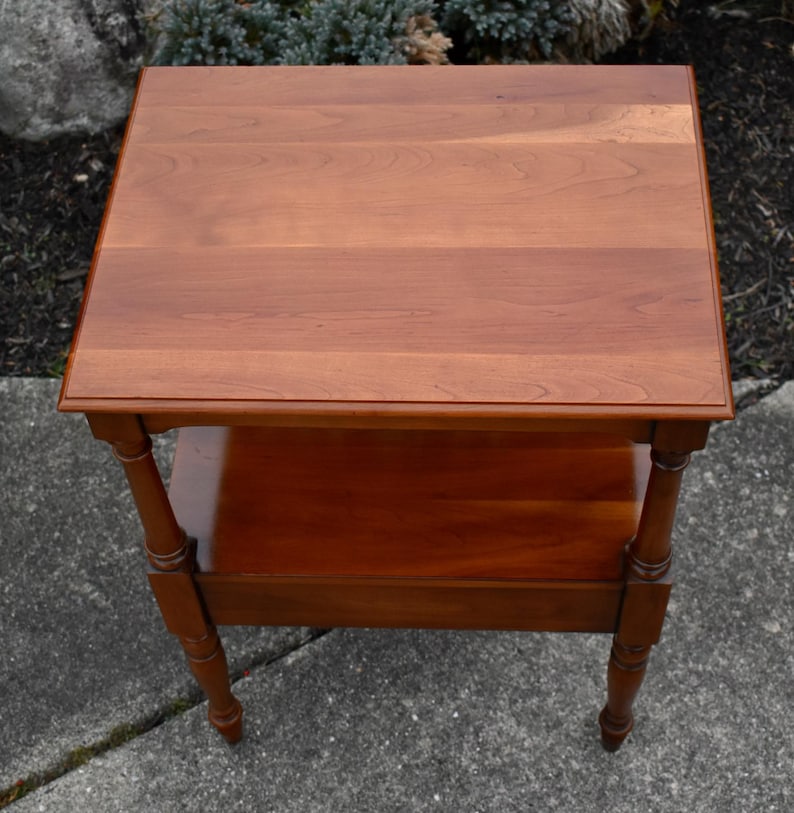 Vintage Statton CherryWood Americana Style Side Table w/Drawer bild 11