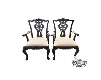 VTG. Pair of Henredon Chippendale Heavily Carved Solid Mahogany Arm Chairs