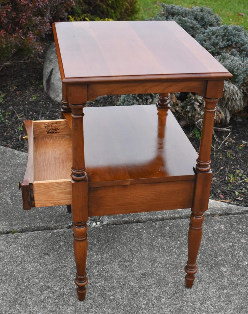 Vintage Statton CherryWood Americana Style Side Table w/Drawer bild 10