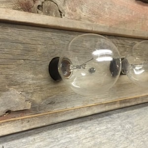 Barre lumineuse pour meuble-lavabo à 3 ampoules en bois de grange récupéré BUFFALO CREEK