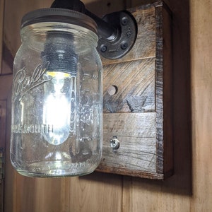 SOLO CUP Mason jar pipe fitting sconce