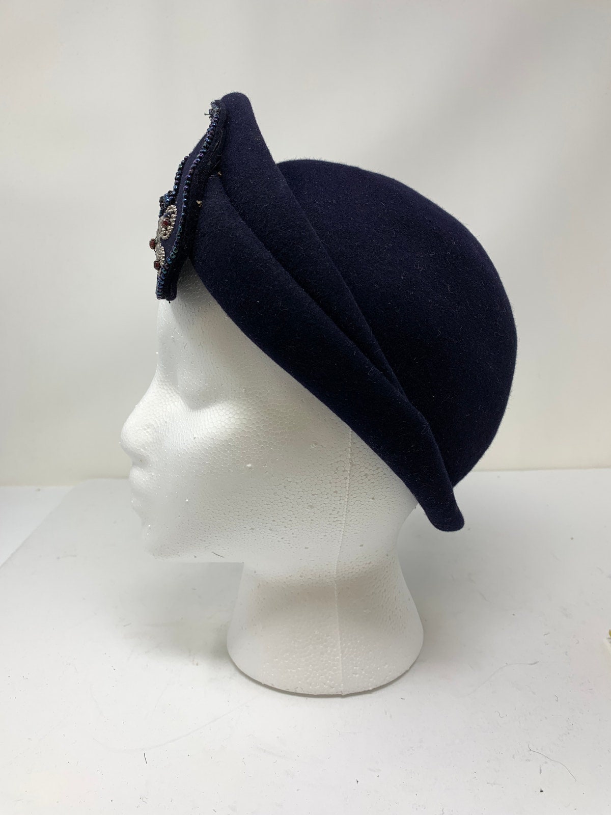 Vintage The Halle Bros Co Sculptural Hat Navy Blue Wool Beaded Front Detail Vintage the Halle Bros Co Sculptural Hat Navy Blue Wool  main image 2