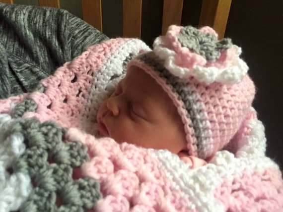Newborn Victorian Baby Blanket /& Matching Hat; Beanie Photo Prop Baby Shower Gift Shabby Chic Grey White Crochet Granny Square