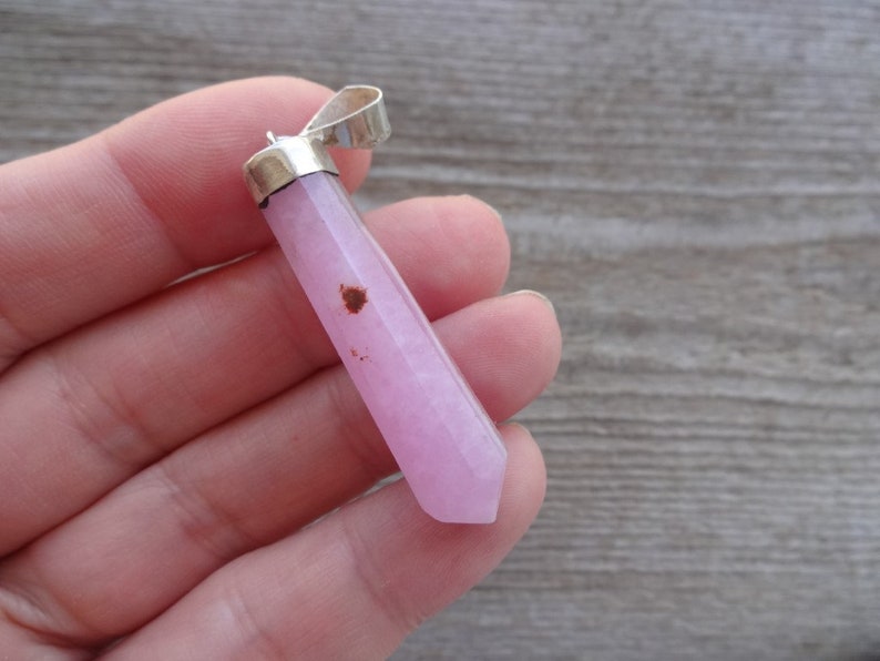 Rosa kristallaragonithänge från Pakistan, set med rosa aragonithalsband, hängen på kedja, naturliga helande kristallchakrastensmycken bild 6