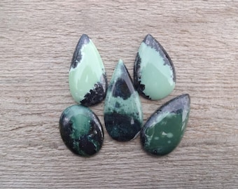 Hantigyrit Teisky Jade cabochon, Sällsynta stenar cabochon, gröna ädelsten cabochoner