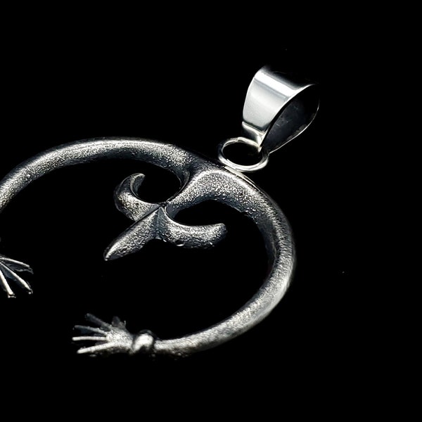 Navajo naja pendant // naja pendant // silver pendant // navajo jewelry
