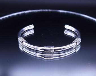 Silver navajo bracelet // silver bracelet stacker // navajo jewelry // silver bracelet