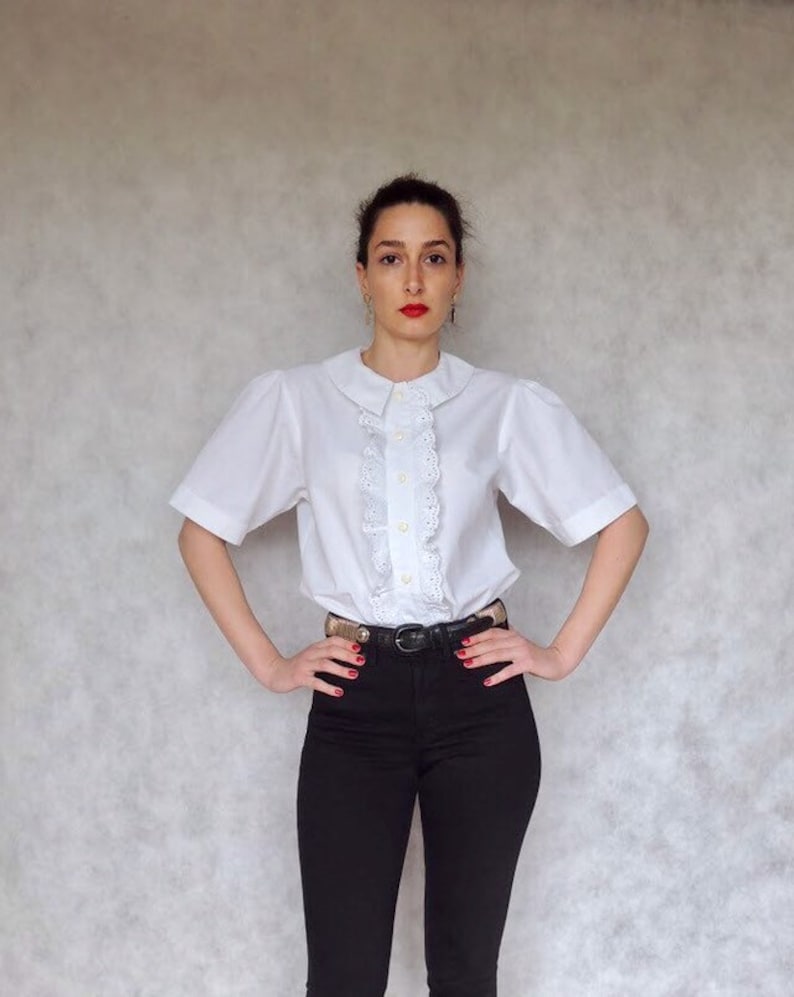 Vintage Women/'s Cotton Ruffle Button Up White Blouse