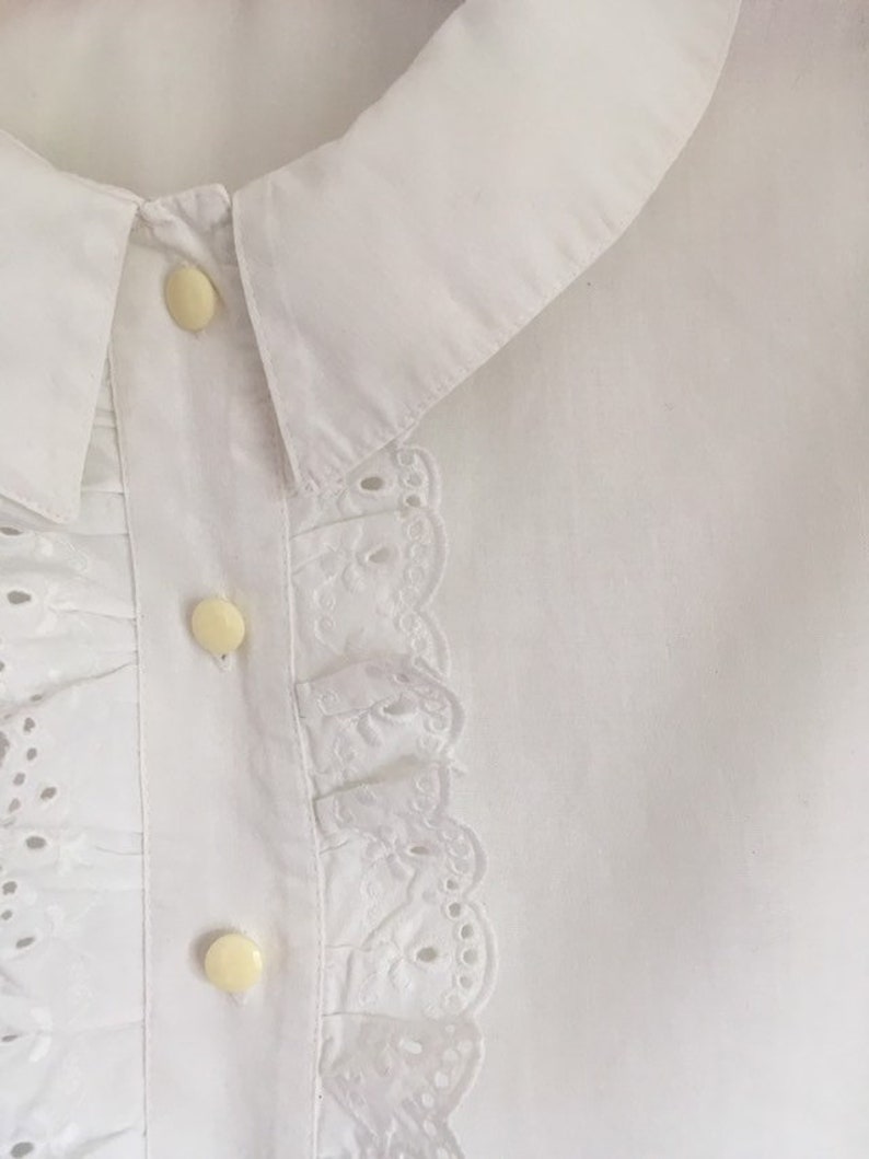 Vintage Women/'s Cotton Ruffle Button Up White Blouse
