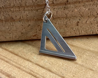 Colgante de escuadra de carpintero: regalo de plata de ley hecho a mano para carpinteros.