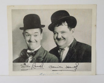 VINTAGE LAUREL AND HARDY COMEDY CLASSICS ENAMEL COLLECTIBLE PIN RARE VERY COOL