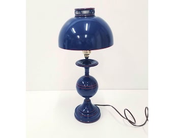 Vintage Mid-Century Toleware Lamp Blue and Red Design, Underwriters Laboratory Co. Portable Lamp E-4597