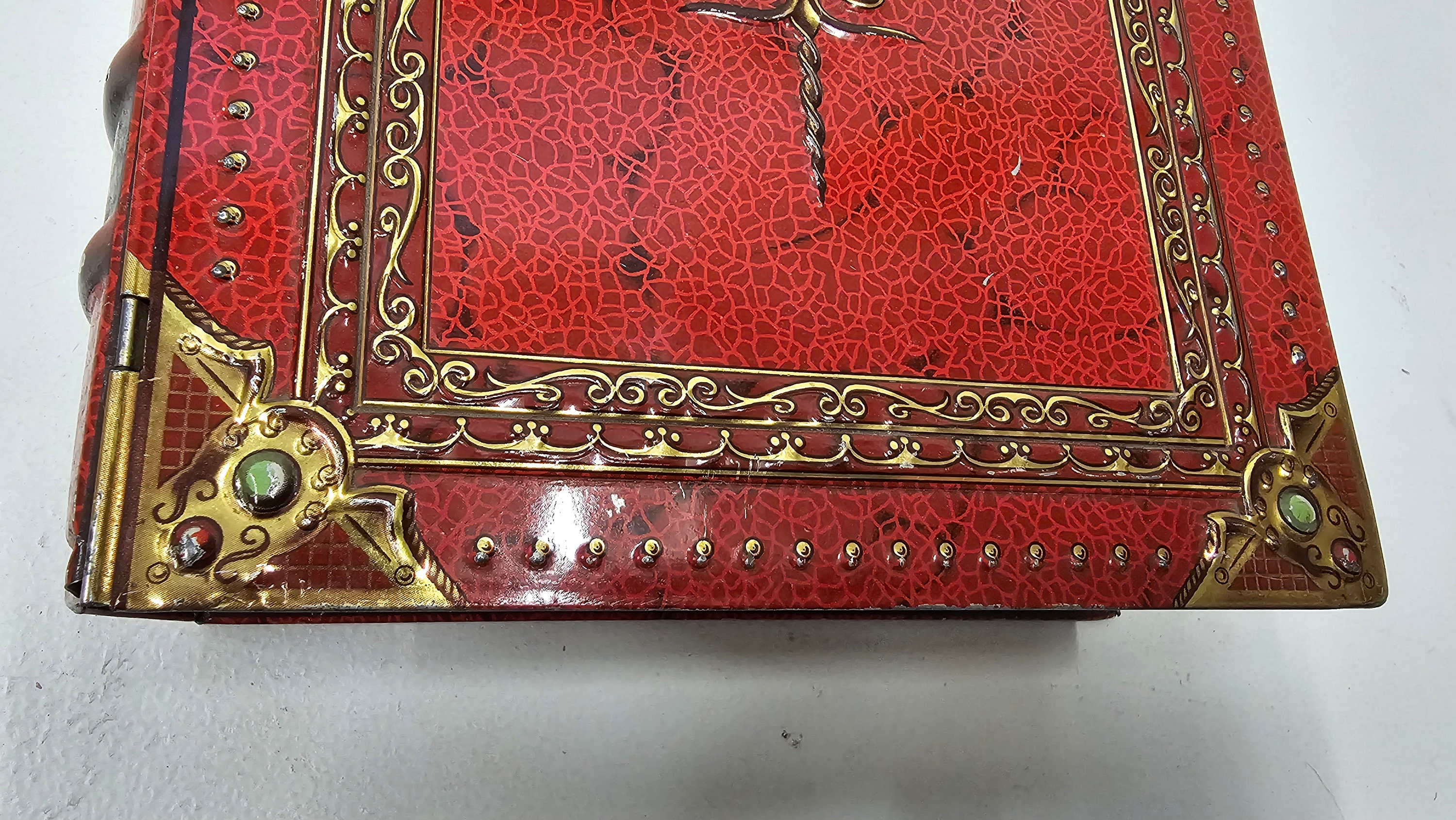 Vintage Gourmets Delight Tin Book Container Victoria Biscuit Co