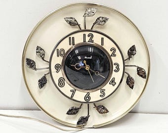 Vintage Mid-Century United Wall Clock - MCM Leaf Motif Clock