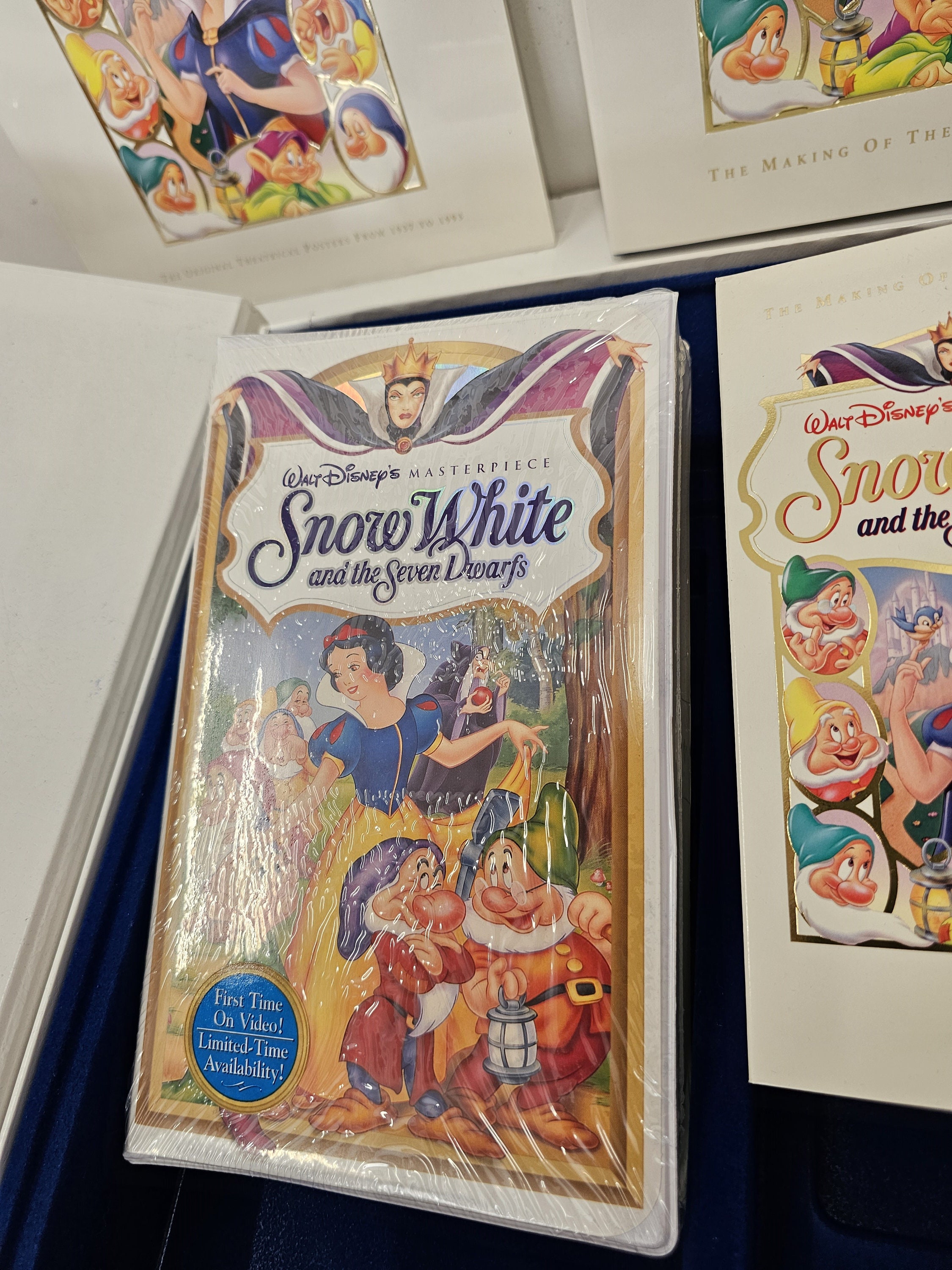 Vintage Walt Disney Snow White and the Seven Dwarfs Exclusive - Etsy