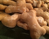 Bruce's Honey Biscuits - Homemade Dog Treats - 3 ingredient treats, all natural - 6oz medium bones