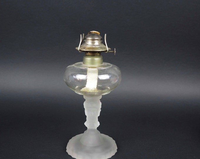 Duncan Miller 3 Faces Oil Lamp, Antique Three Graces White Frosted