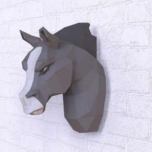Sculpture en papier de tête de cheval, kit de créations artisanales prédécoupées, figurine animale faite main, oeuvre d'art 3D sur papier, multicolore personnalisé, décoration murale low poly