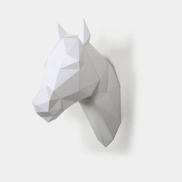 Sculpture de cheval, kit de papercraft de DIY de pré-coupe, option multicolore, art de mur 3D, papier bas de poly, tête d’animaux, décor de mur, idées de cadeau de DIY