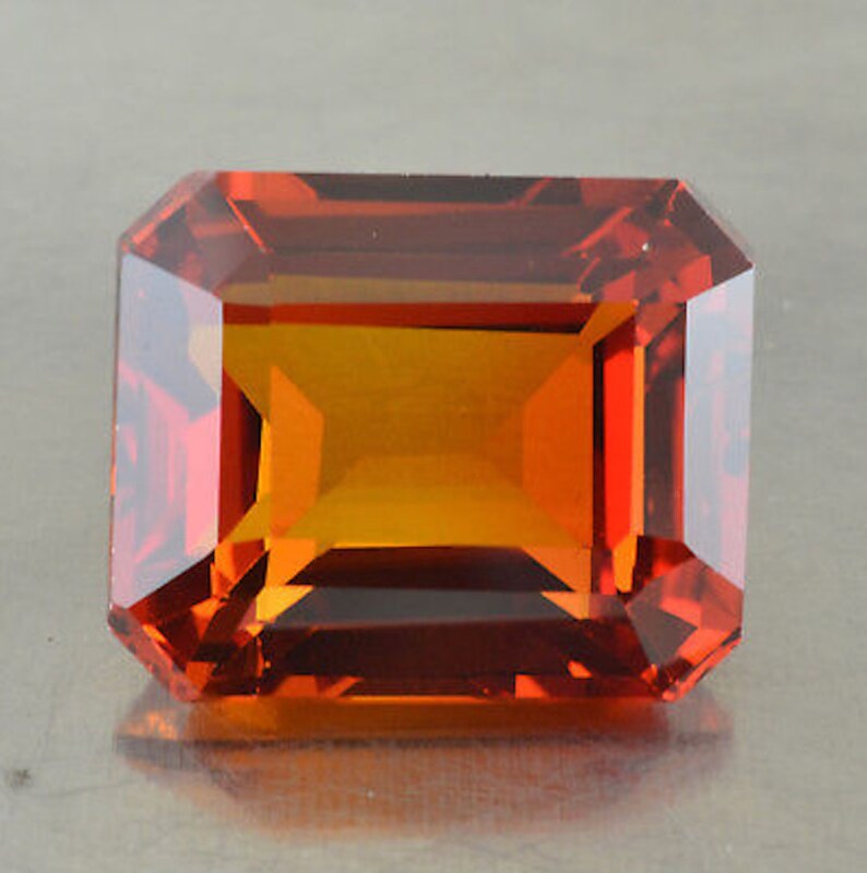 оранжево золотой сапфир. оранжевый сапфир. сапфир падпараджа оранж. сапфир падпараджа оранж. топаз падпараджа.