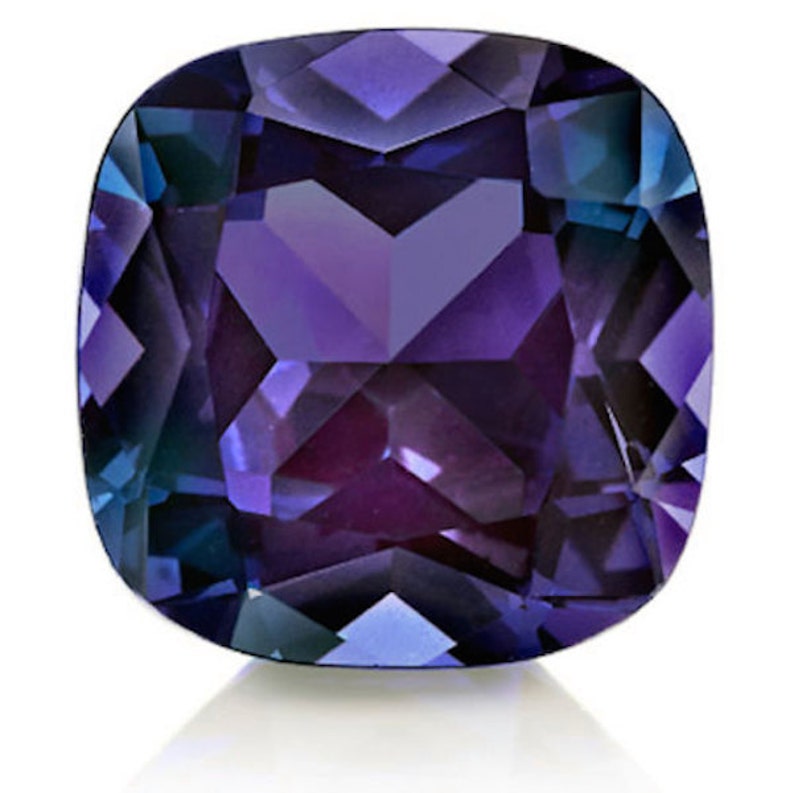 Faceted Loose Alexandrite Stone Lab Created Czochralski Pulled Alexandrite Chrysoberyl True Color Change Cushion Faceted for jewellery makings beautiful loose stones color change from green in daylight to purplish red in incandescent light