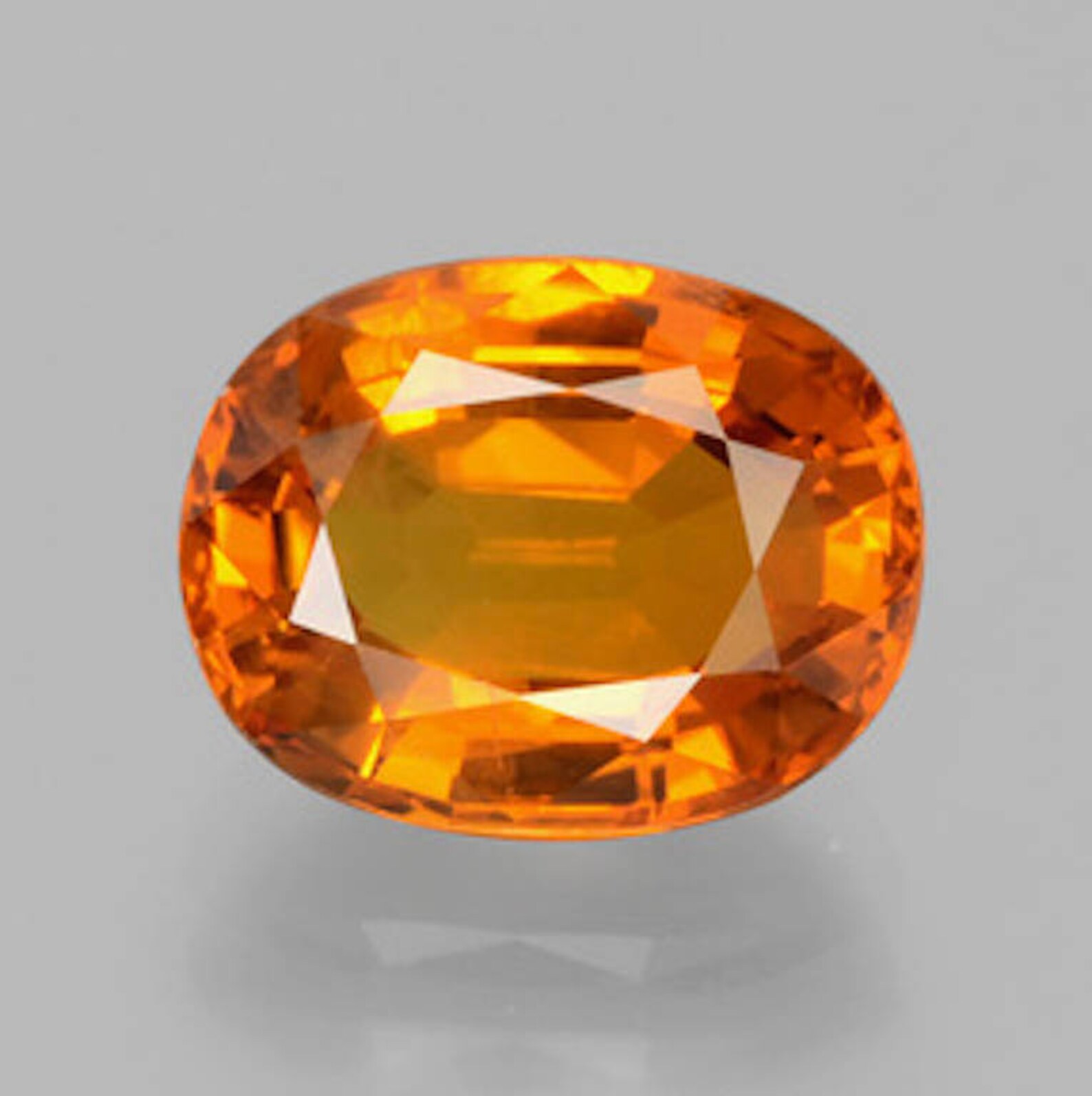 оранжевый тайский сапфир. падпараджа корунд. сапфир падпараджа цвет. сапфир падпараджа оранж. оранжево золотой сапфир.